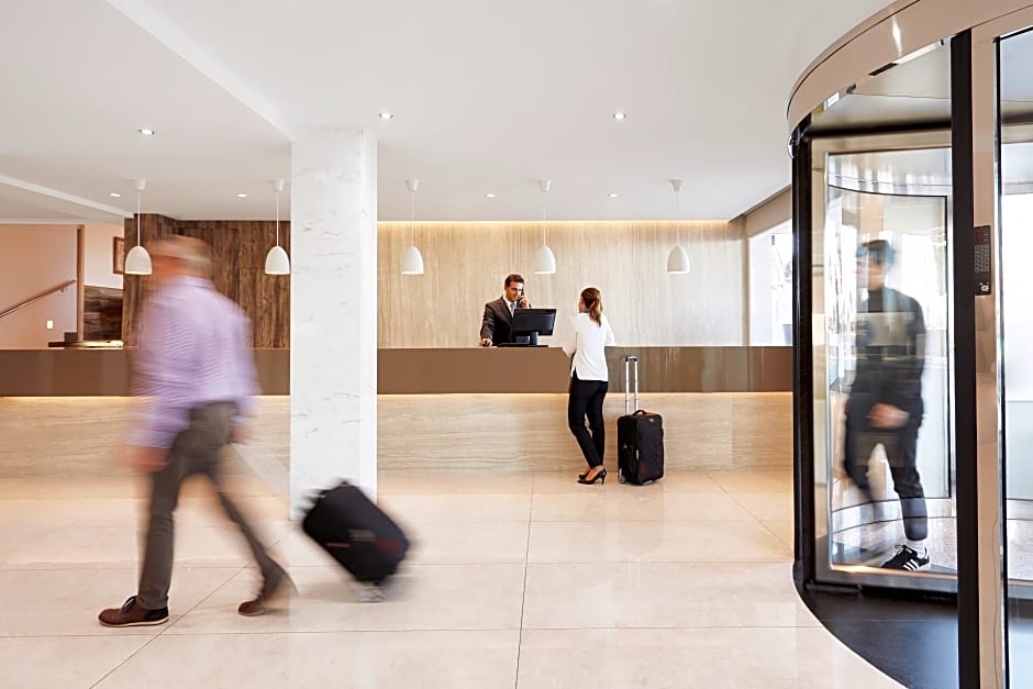 Hotel Las Arenas Affiliated by Meliá