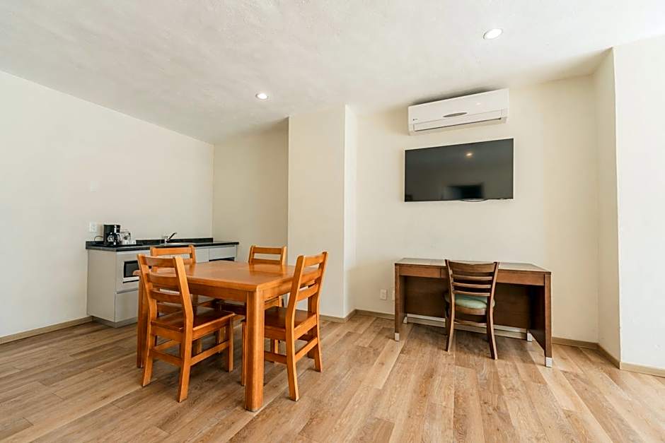 Comfort Inn Monterrey Valle