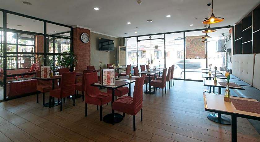 RedDoorz Plus near Bamboo Organ Las Piñas