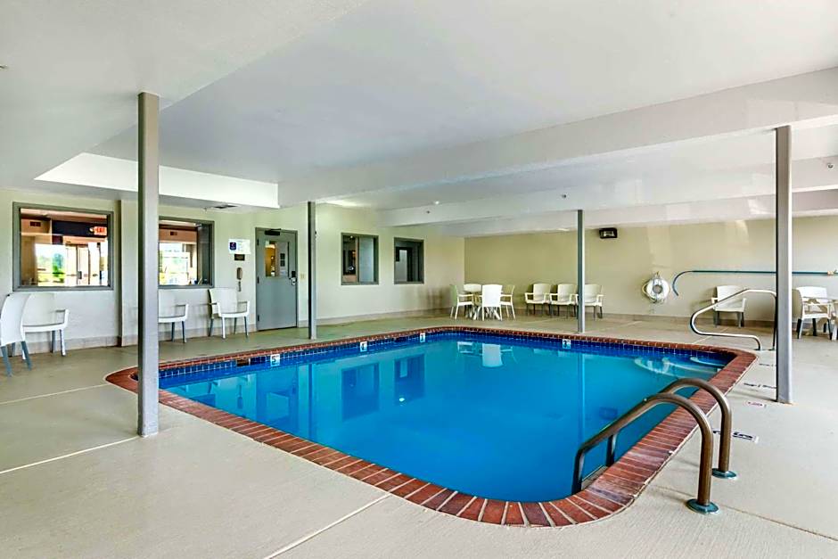 Comfort Inn & Suites - Chesterfield