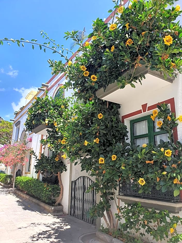 Billy's Puerto de Mogan Apartments by LIVVO