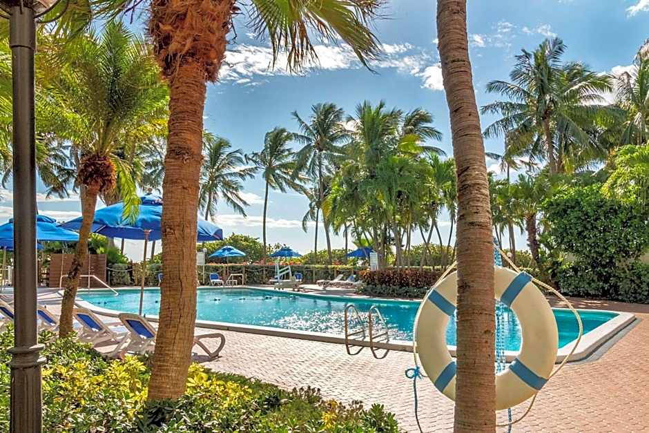 Photo 1 of 66 of Radisson Miami Beach