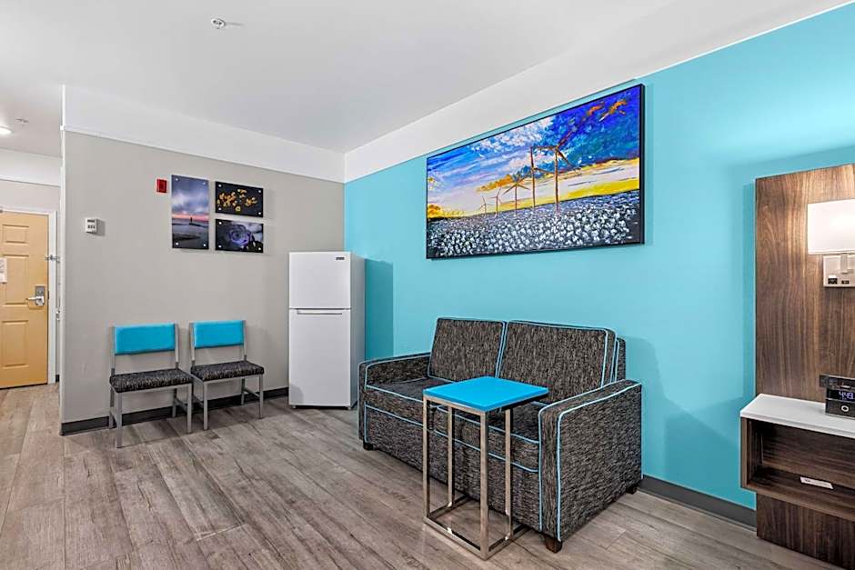La Quinta Inn & Suites by Wyndham Raymondville