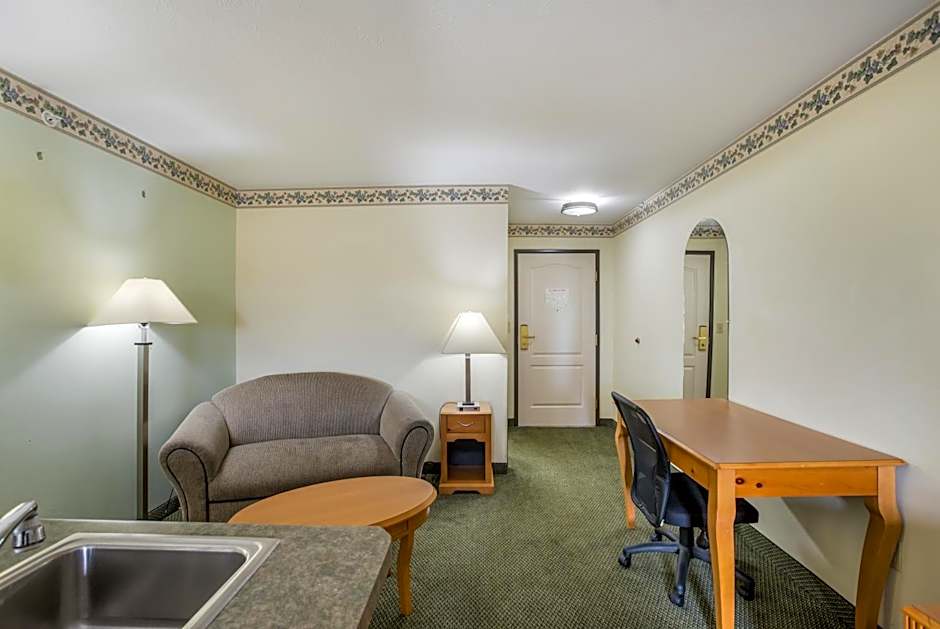 Americas Best Value Inn & Suites Three Rivers