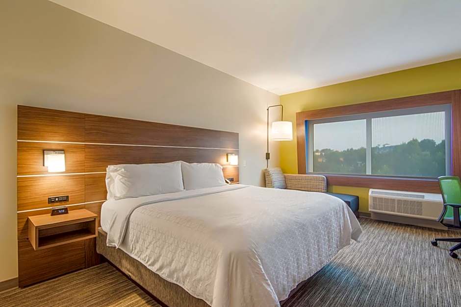 Holiday Inn Express and Suites Asheboro By IHG