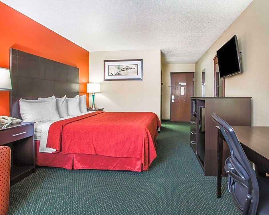 Quality Inn Morton at I-74