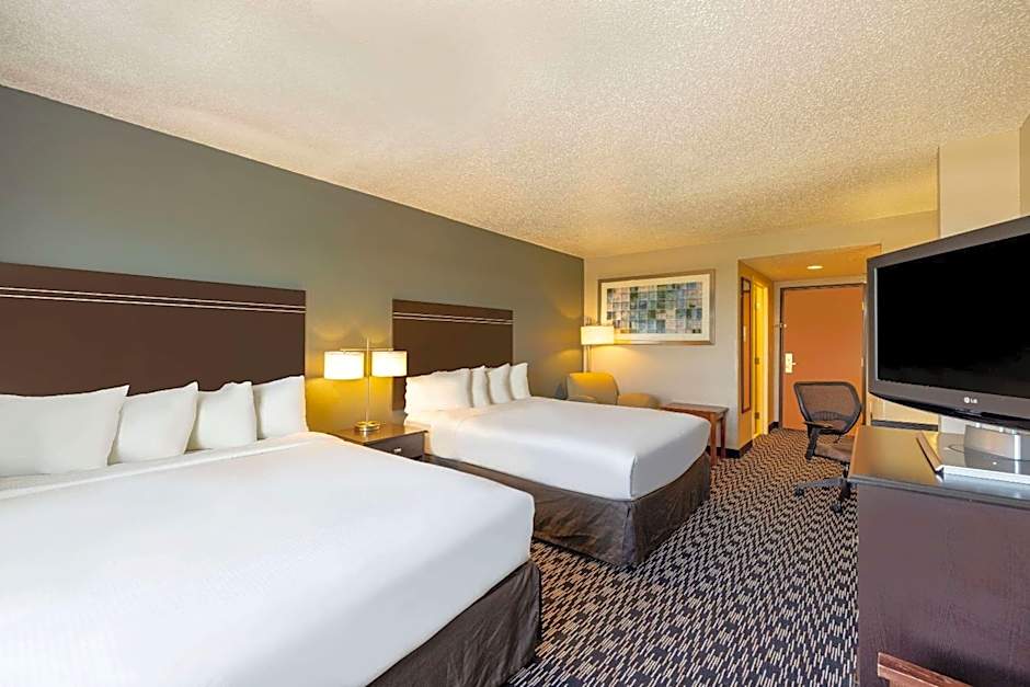 Wingate by Wyndham Gillette