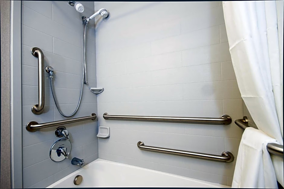Hampton Inn and Suites Roanoke Airport/Valley View Mall