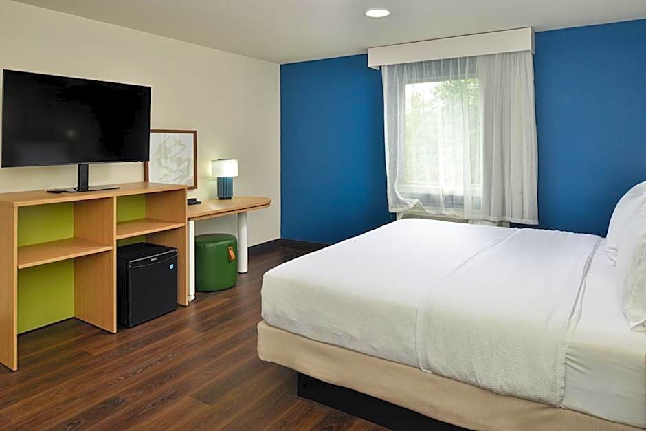 Spark by Hilton Dallas Market Center