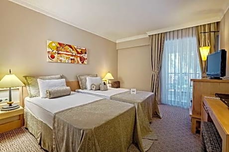 DOUBLE GARDEN VIEW ANNEX BUILDING