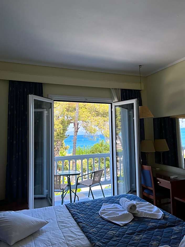 Theodorou Beach Hotel Apartments