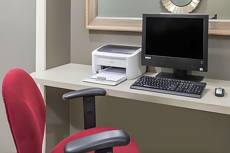 Iberia House & Suites