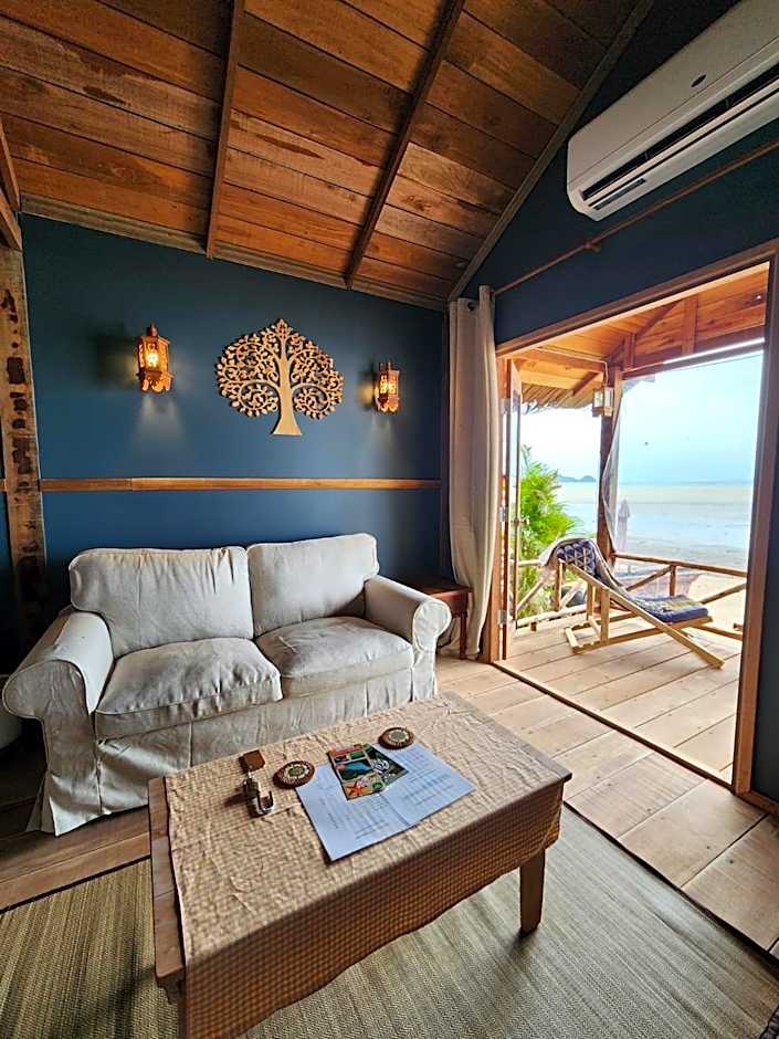 Castaway Beach Bungalows