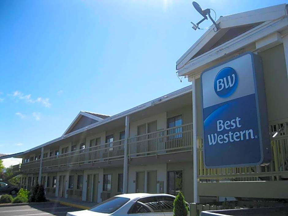 Airport Inn