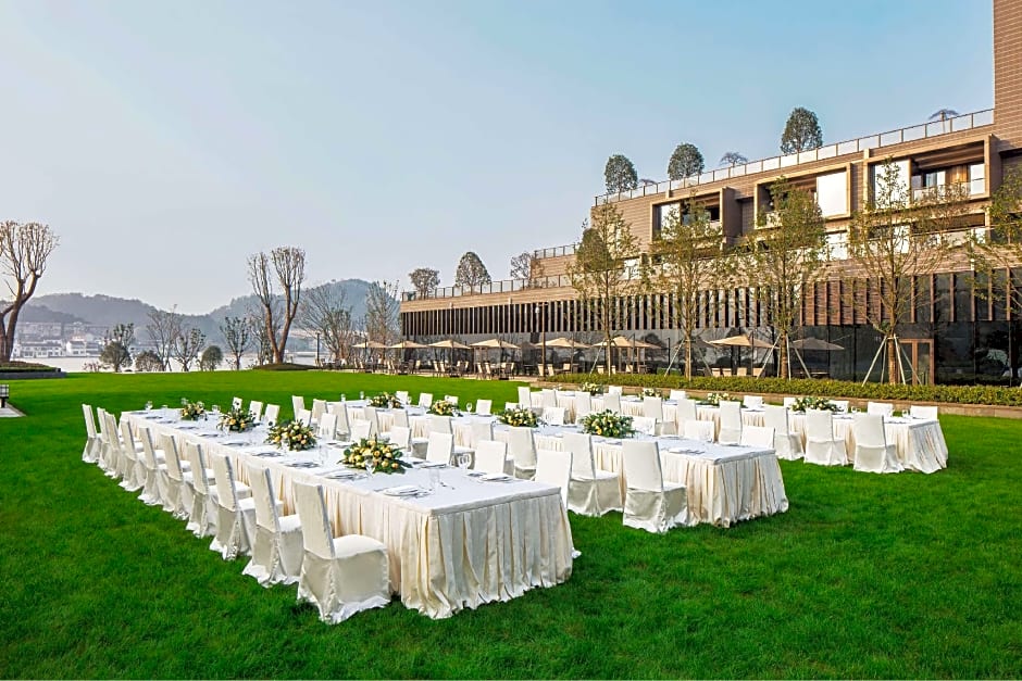 Hilton Ningbo Dongqian Lake Resort