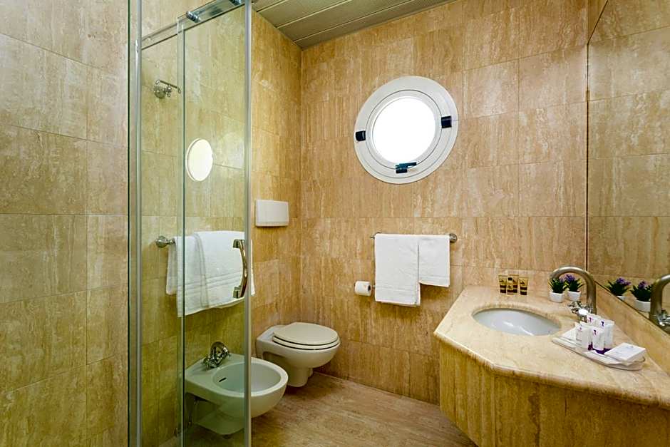 Astoria Suite Hotel