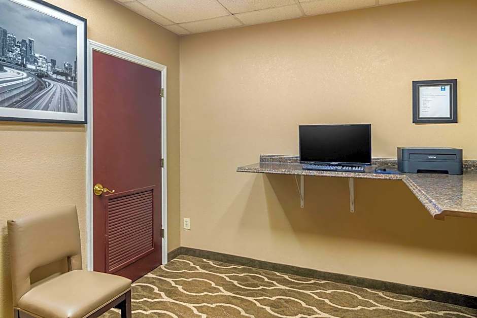 Comfort Inn & Suites Atlanta/Smyrna