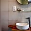 Townhouse17 Boutique Bed & Breakfast