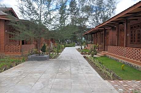 Bungalow with Garden View