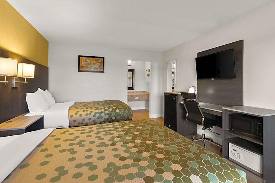 Econo Lodge White Pine Morristown I-81 & I-40 Split