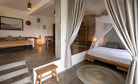Deluxe One-Bedroom Apartment with Garden View