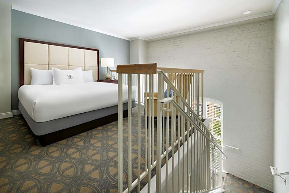 THE RIVERFRONT HOTEL NEW ORLEANS