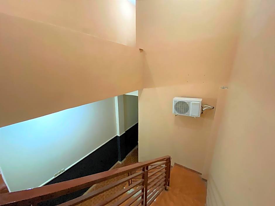 RedDoorz near GOR Lagaligo Palopo