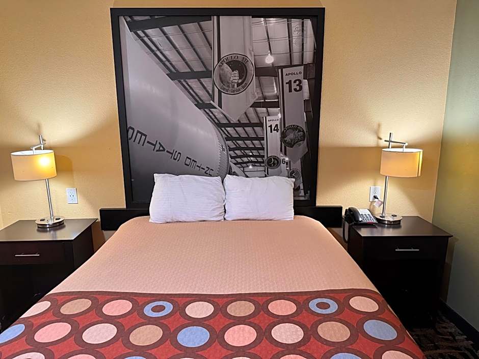 Super 8 by Wyndham Pasadena