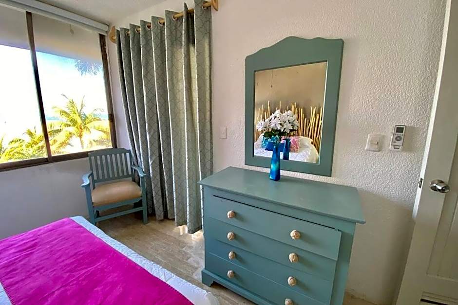 Oceanfront Condo BM By Andiani