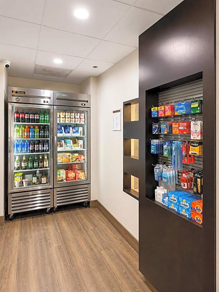 Courtyard by Marriott Houston Hobby Airport