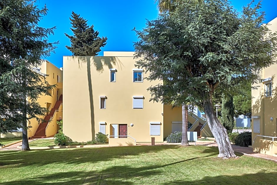 Parque Mourabel, Oasis Village & Pe do Lago