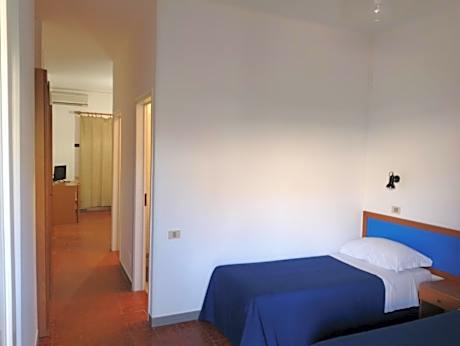 Family Room with Garden View