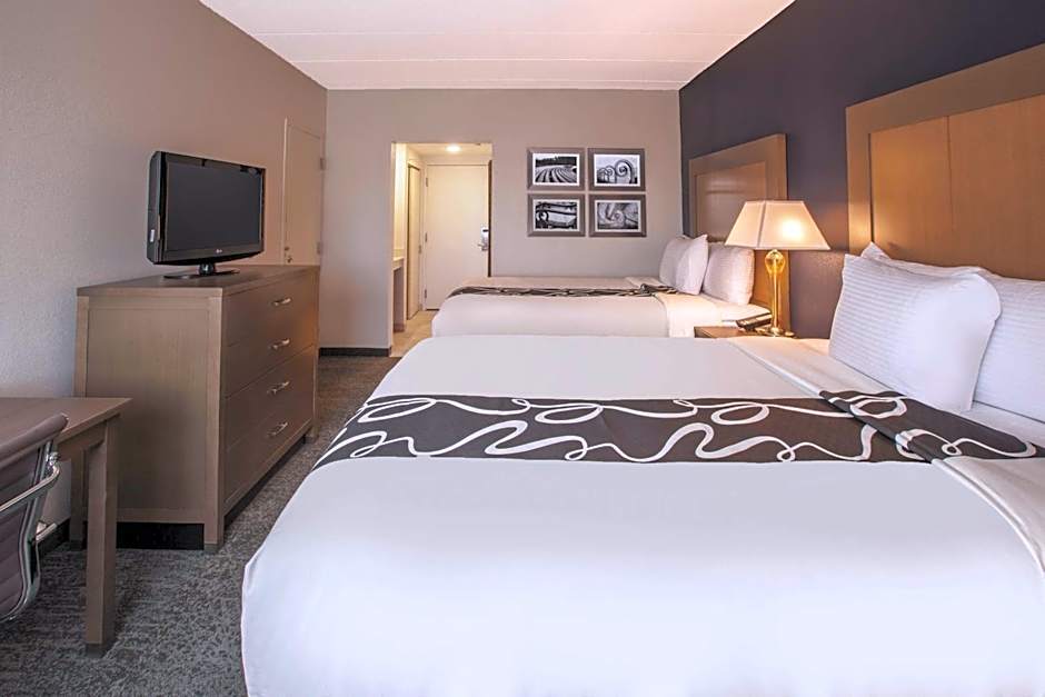 La Quinta Inn & Suites by Wyndham Philadelphia Airport
