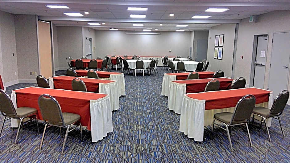 Holiday Inn Express & Suites Tracy By IHG