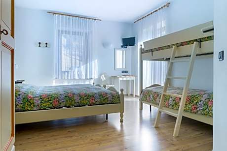 Triple Room with Balcony