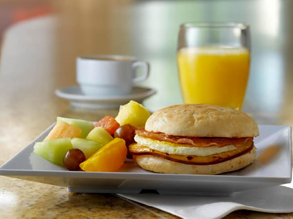 Hyatt Place San Antonio Airport/Quarry Market – San Antonio, TX