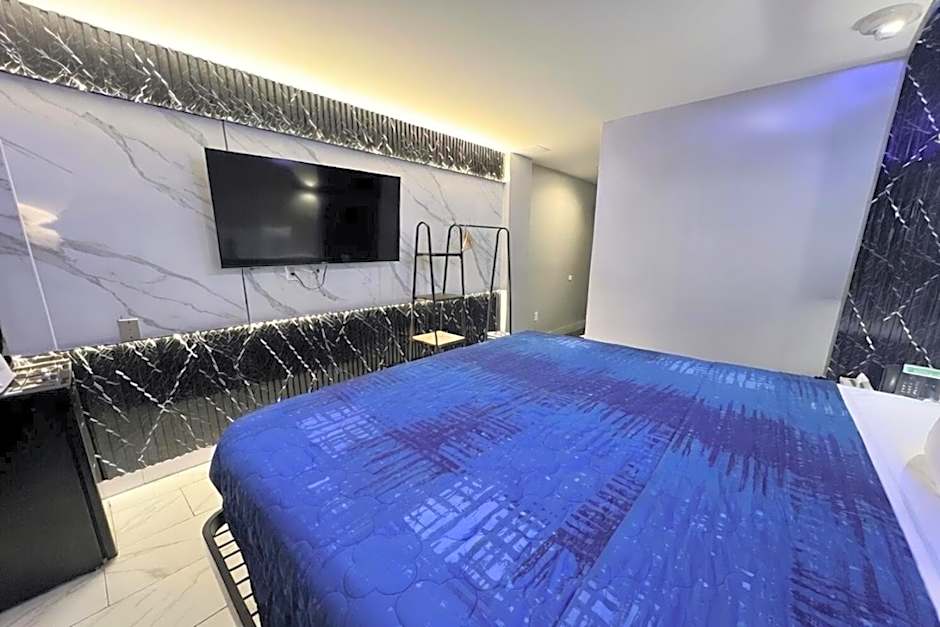 Umbrella Hotel Brooklyn - Newly Renovated