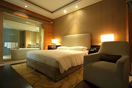 Diplomat Suite