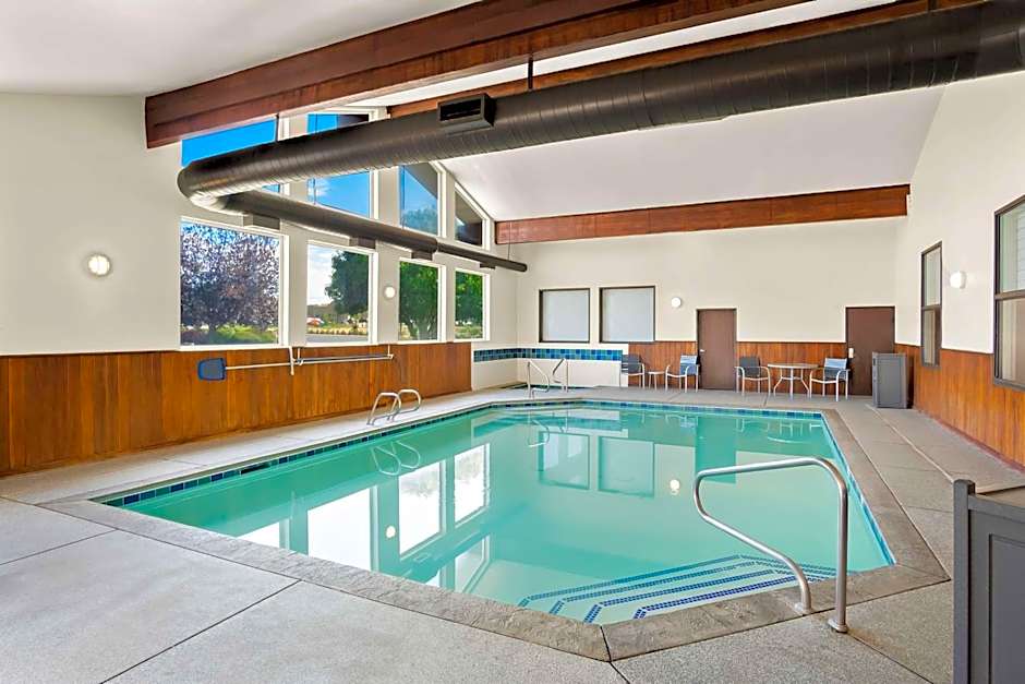 Best Western Sawtooth Inn And Suites