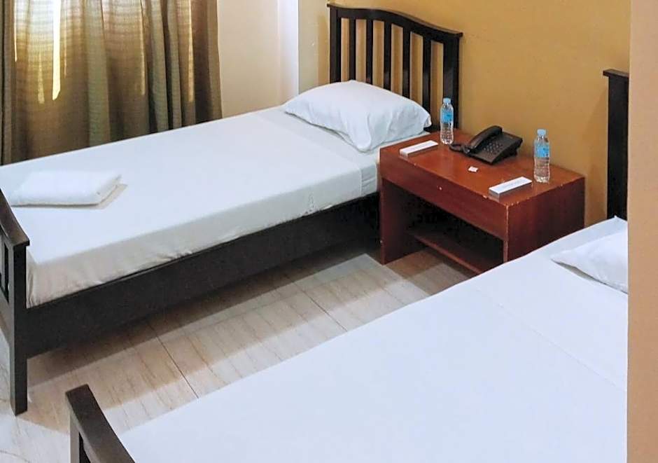 RedDoorz Plus @ Conclave Hotel Davao City