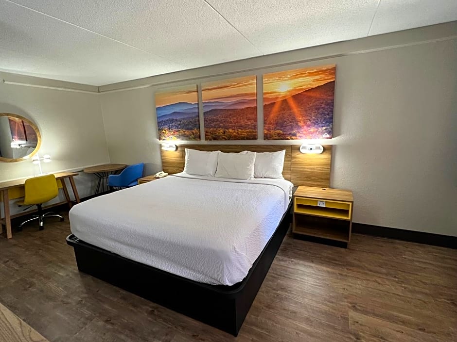 Days Inn by Wyndham Birmingham/West