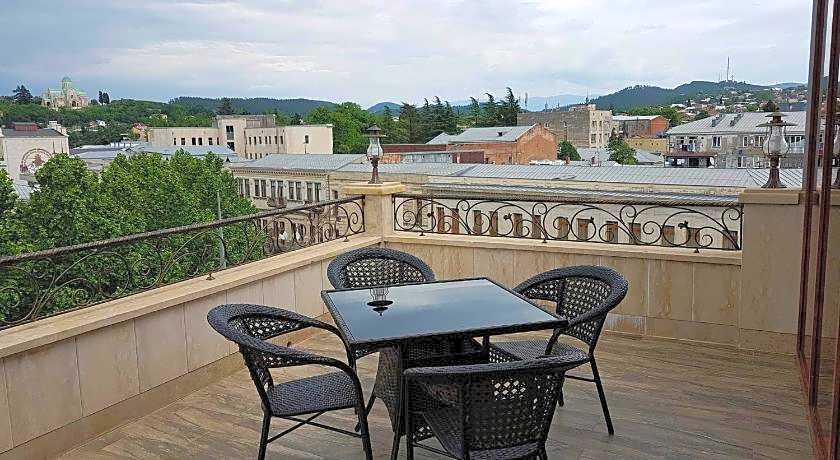 Hotel King David The Builder