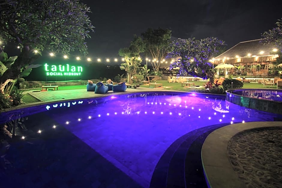 Taulan Villa by Social Hideout