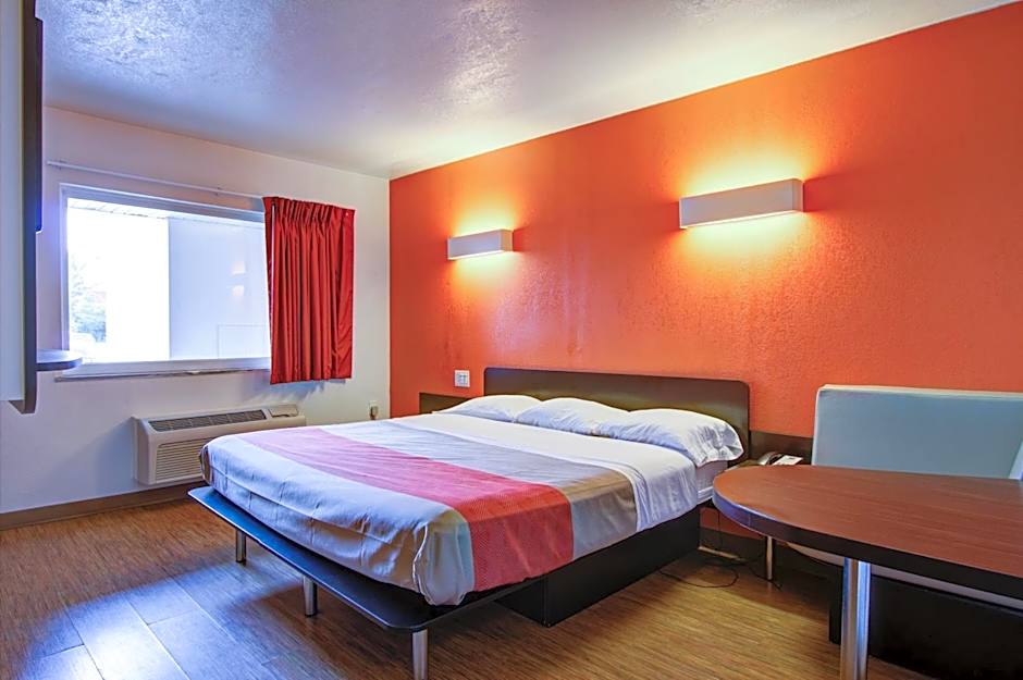 Motel 6 Richfield OH