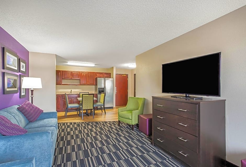 La Quinta Inn & Suites by Wyndham Norwich-Plainfield-Casino