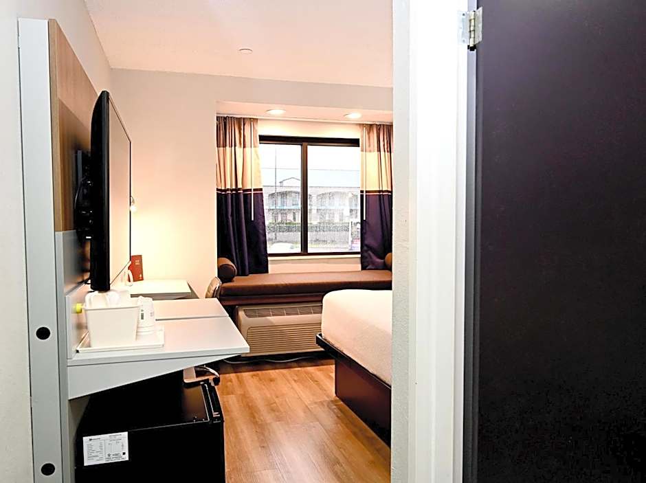 Microtel Inn & Suites by Wyndham Murfreesboro