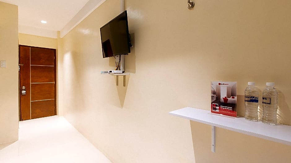 RedDooorz @ Laiya Vivo Hotel Batangas