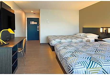Queen Room with Two Queen Beds - Non-Smoking