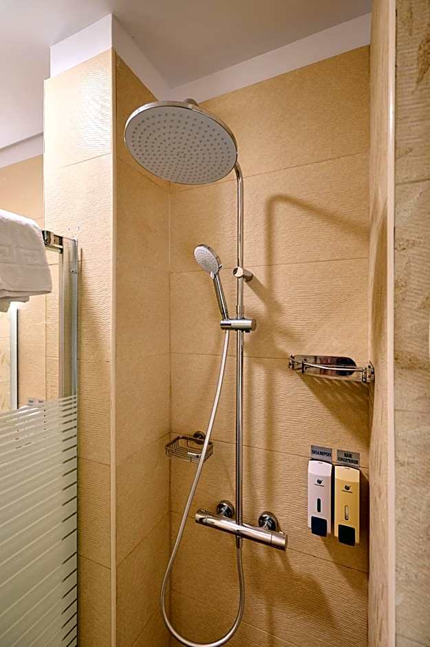 Art Green Boutique Hotel