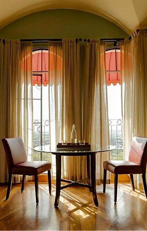 Alta Las Palomas Hotel